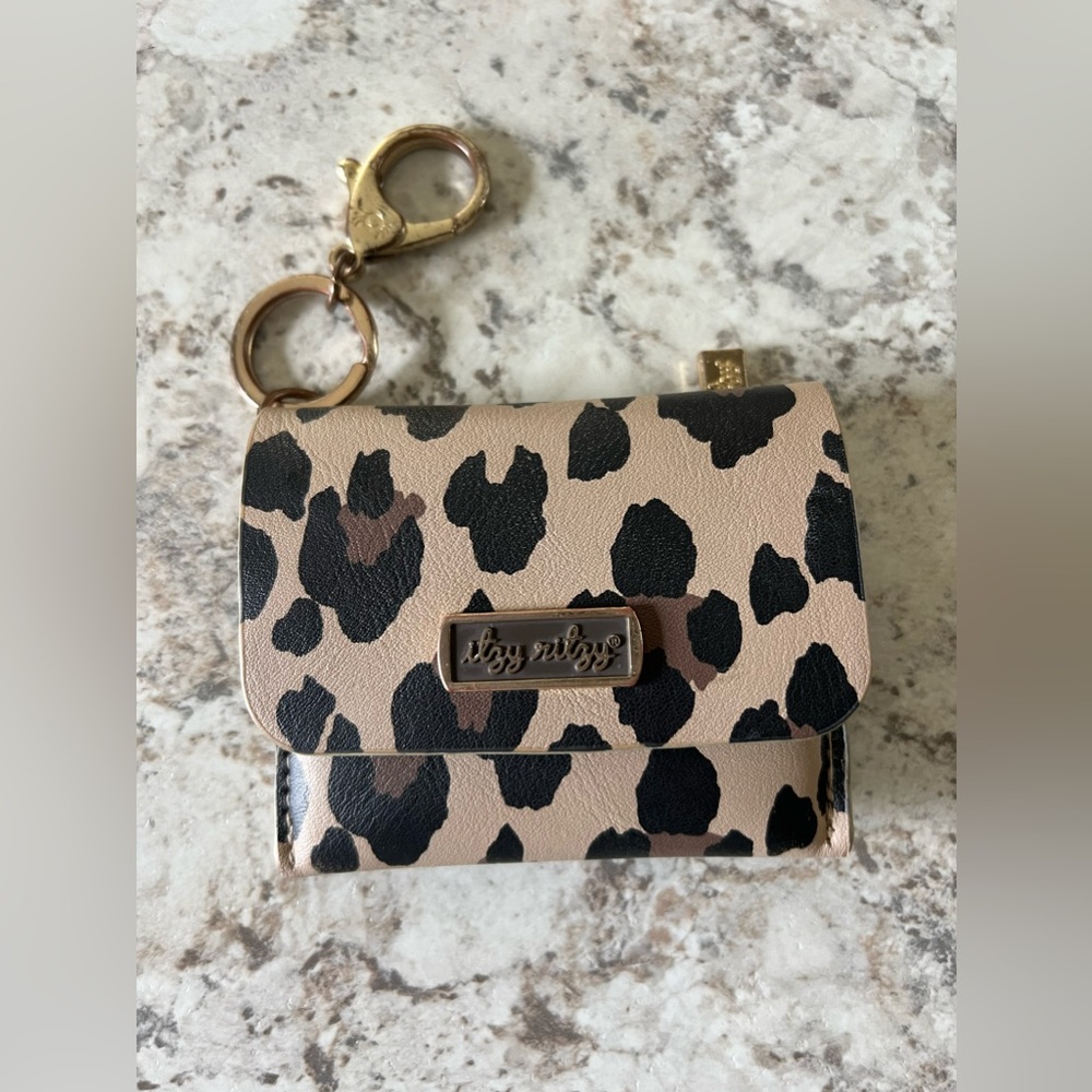 Itzy Bitzy key chain wallet